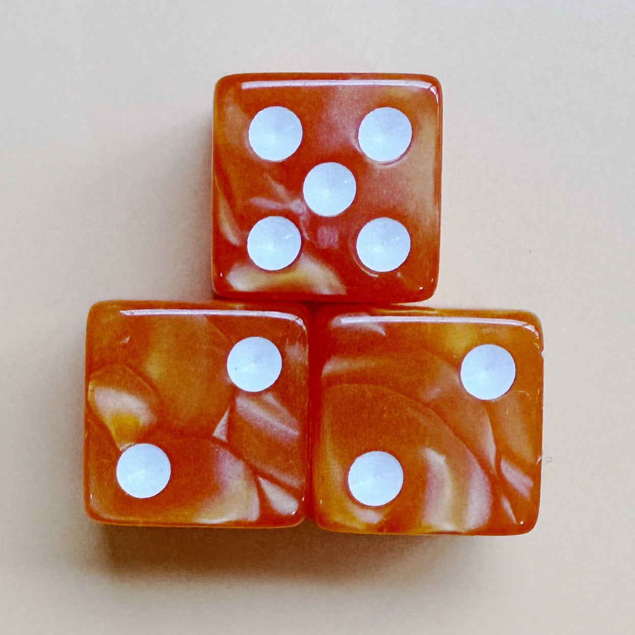 Square-cornered Jewel Swirl Acrylic Mahjong Dice