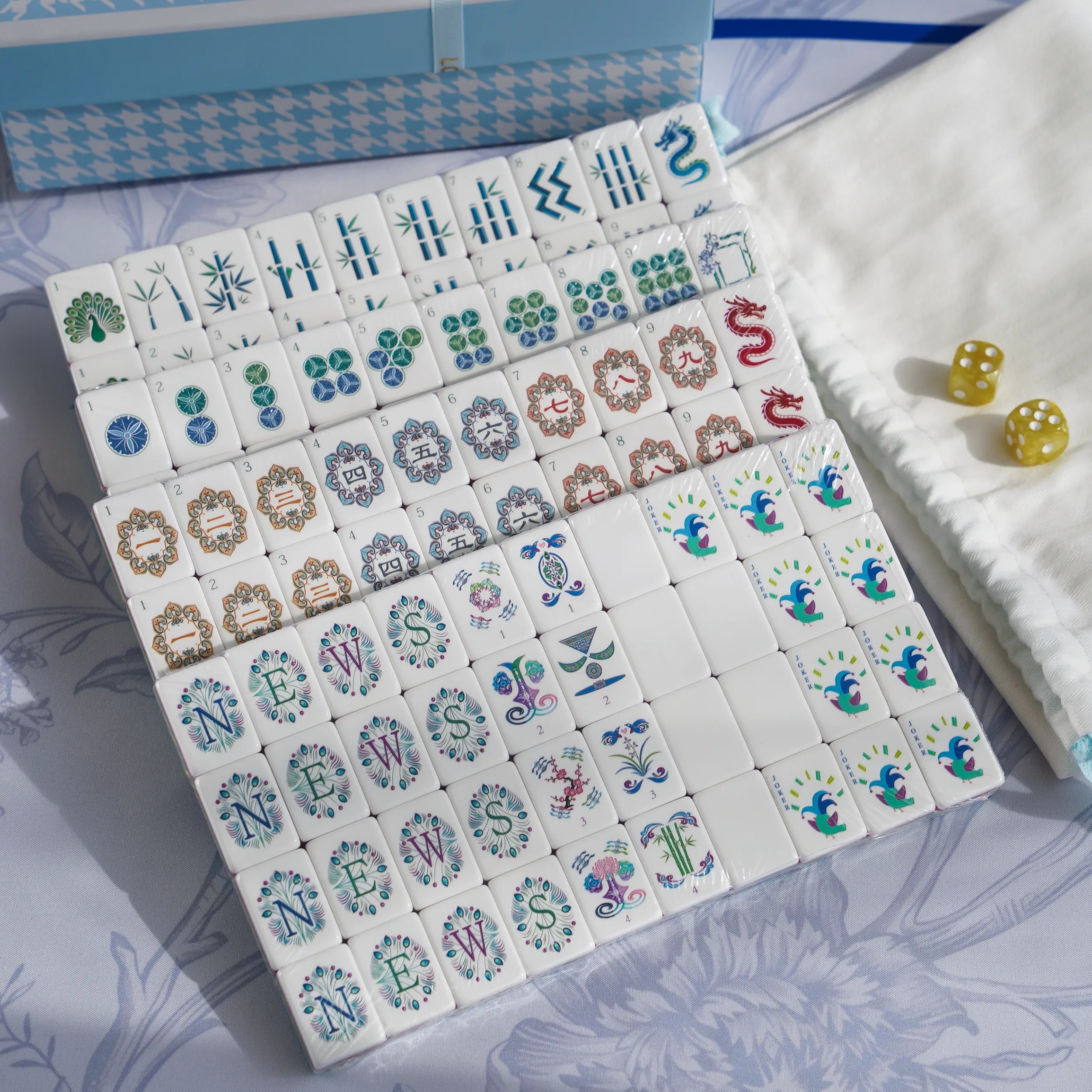 Peacock Plume Garden Mahjong Set display