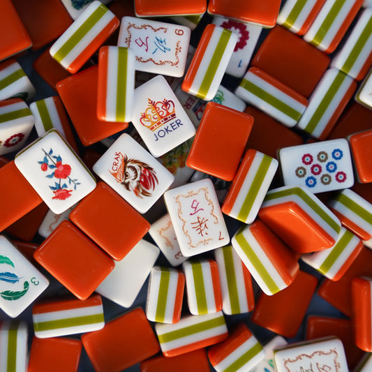 Royal Aviary Majesty Mahjong Set